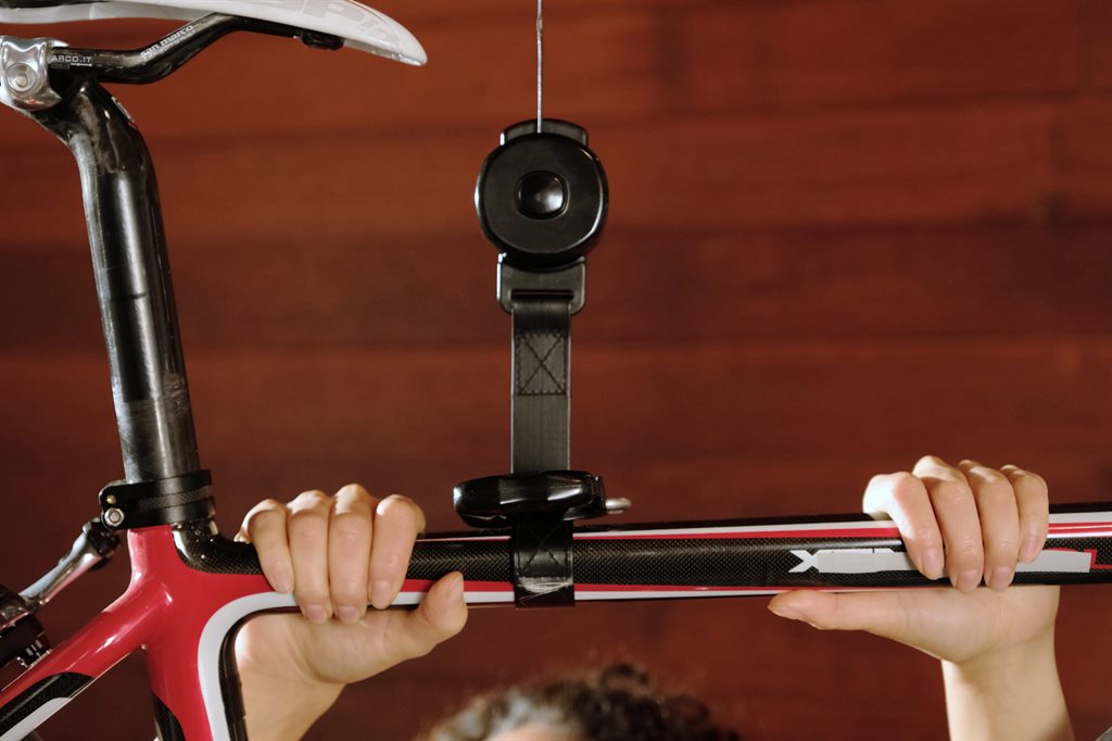 Closeup of Kradl Harness Attached to Bike Top Tube